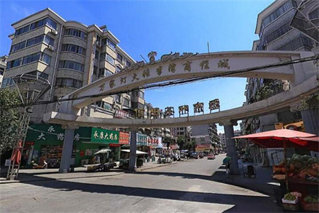 龙都宝龙庄园3室2厅1卫67.8万120m2出售